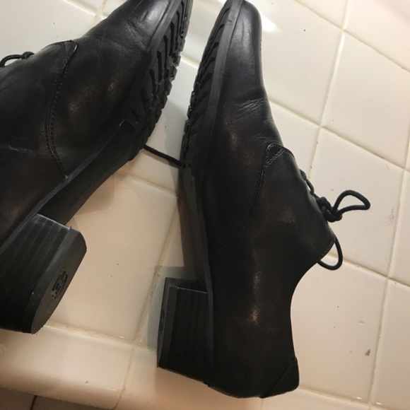 GERRY WEBER OXFORD STYLE SHOES - Picture 7 of 7